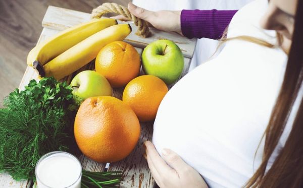 مصرف زیاد میوه در دوران بارداری