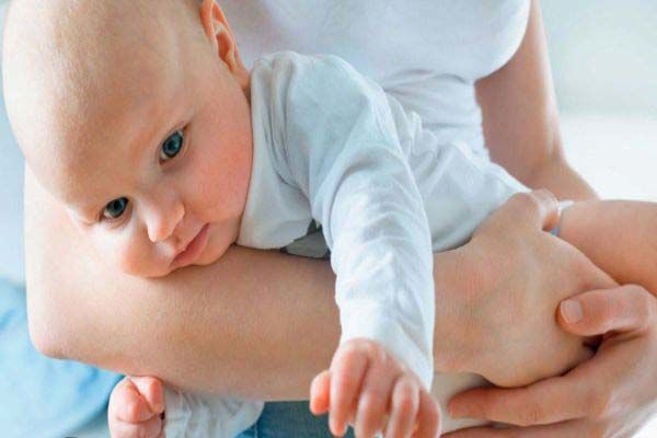 آروغ زدن نوزاد تا چند ماهگی ادامه دارد؟