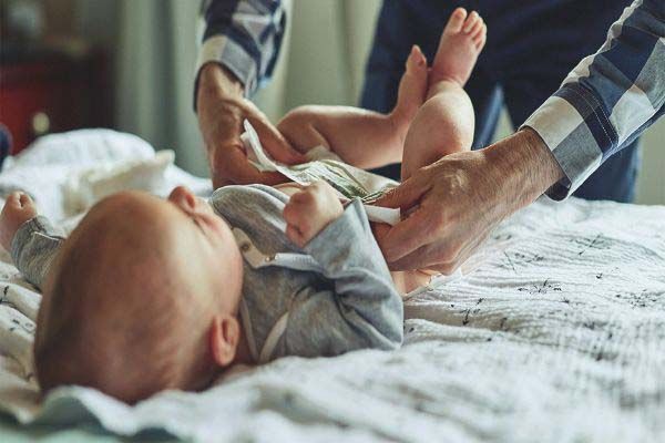 علل بروز ادرار سوختگی در نوزادن