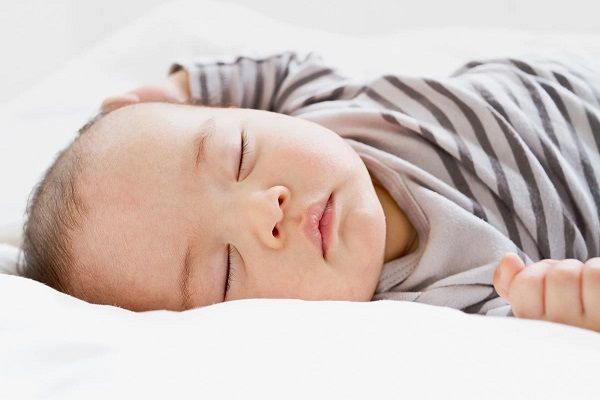 آموزش نکات ایمنی برای خواب نوزاد