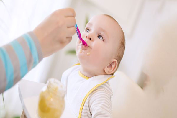 غذای کودک هفت ماه چه طور باید باشد؟