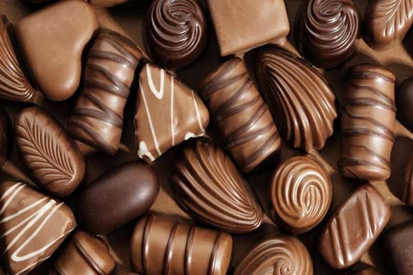 فواید و عوارض خوردن شکلات در بارداری