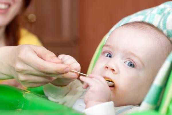 راه‌های غذا دادن به بچه های بد غذا