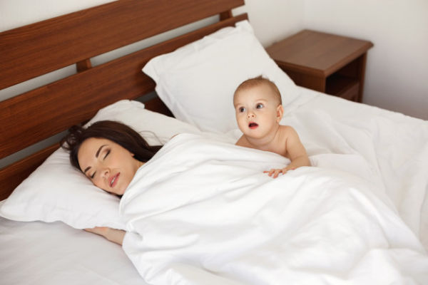 اشتباهات رایج والدین برای خواب کودک