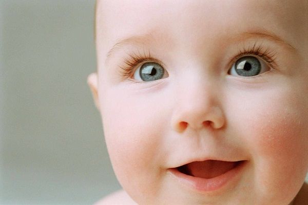 رنگ چشم نوزاد چگونه تعیین می‌شود؟