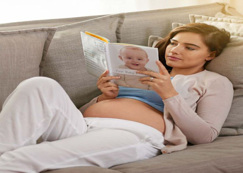 کتاب خواندن برای کودک از بارداری از چه ماهی موثر است؟