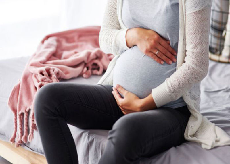 آیا کم شدن حرکت جنین نشانه زایمان است؟