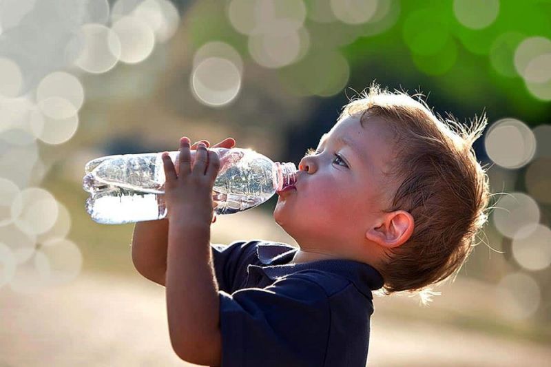 میزان آب مورد نیاز در کودکان