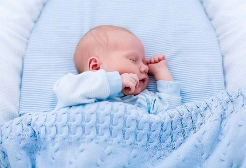 ملزومات خواب نوزاد از تولد تا سه ماهگی