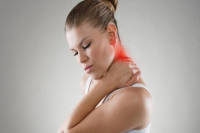 روش های رفع درد گردن در شیردهی